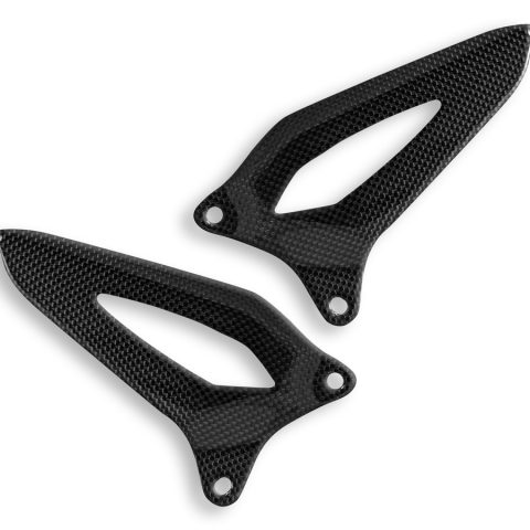 Speed-Triple-1200-RR/RS-carbon-fiber-Heel-Guards-crb69l-dbk