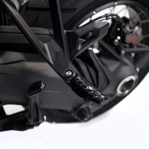 R1300GS-Passenger-foot-pegs-kpdm09-dbk