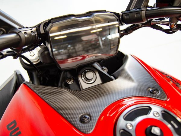 Diavel V4 Carbon Fiber Tank Cover, Matte – CRB81O DBK/Ducabike
