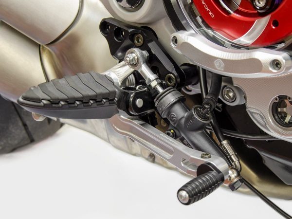 Diavel 1260 Adjustable Rearsets – PRDV12601 DBK/Ducabike